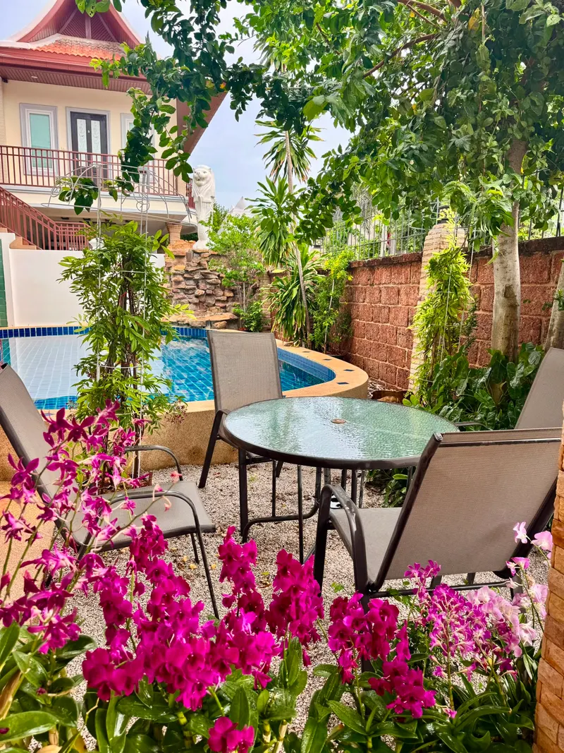 Swimming pool — Lion Queen 5-Bedroom Pool Villa